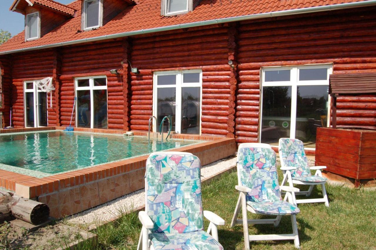 Bed and breakfast Roenk-Wellness Panzio Mezopeterd Extérieur photo