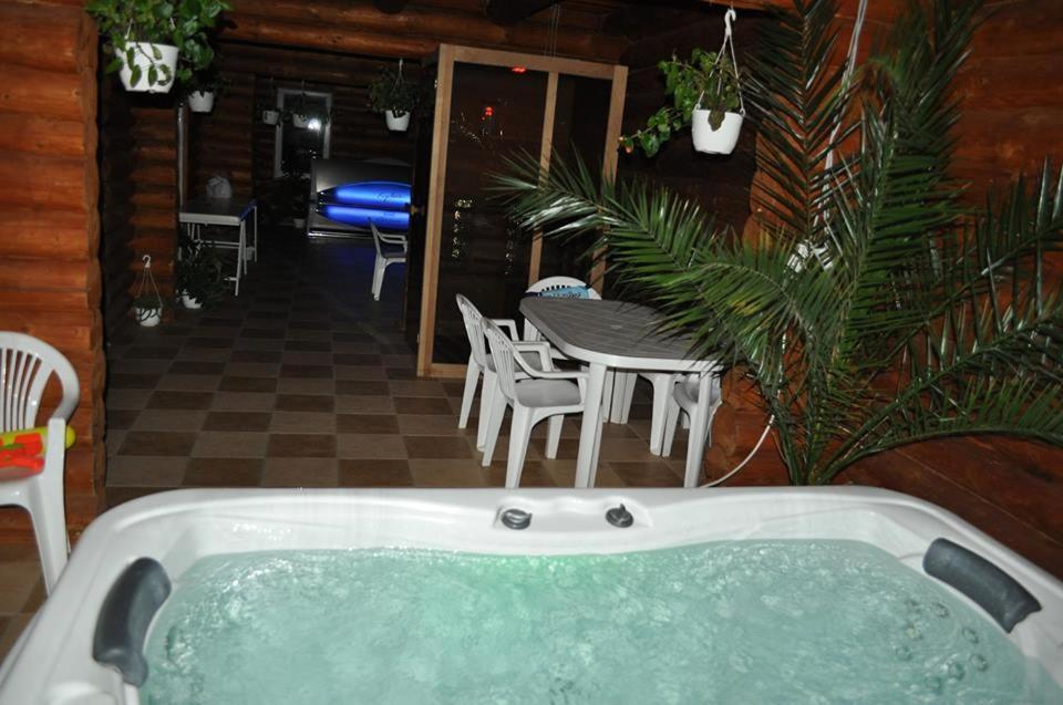 Bed and breakfast Roenk-Wellness Panzio Mezopeterd Extérieur photo
