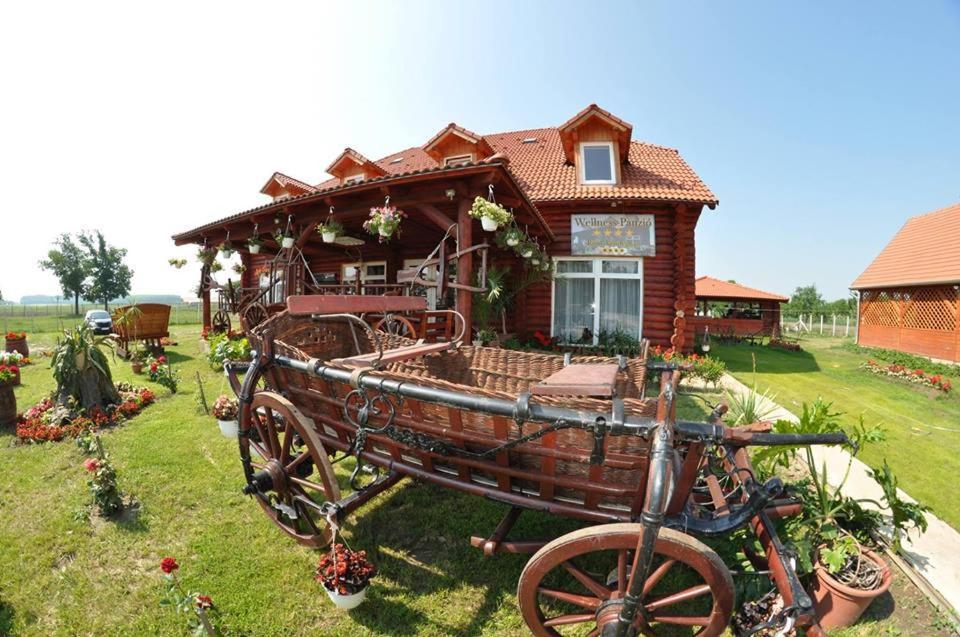 Bed and breakfast Roenk-Wellness Panzio Mezopeterd Extérieur photo