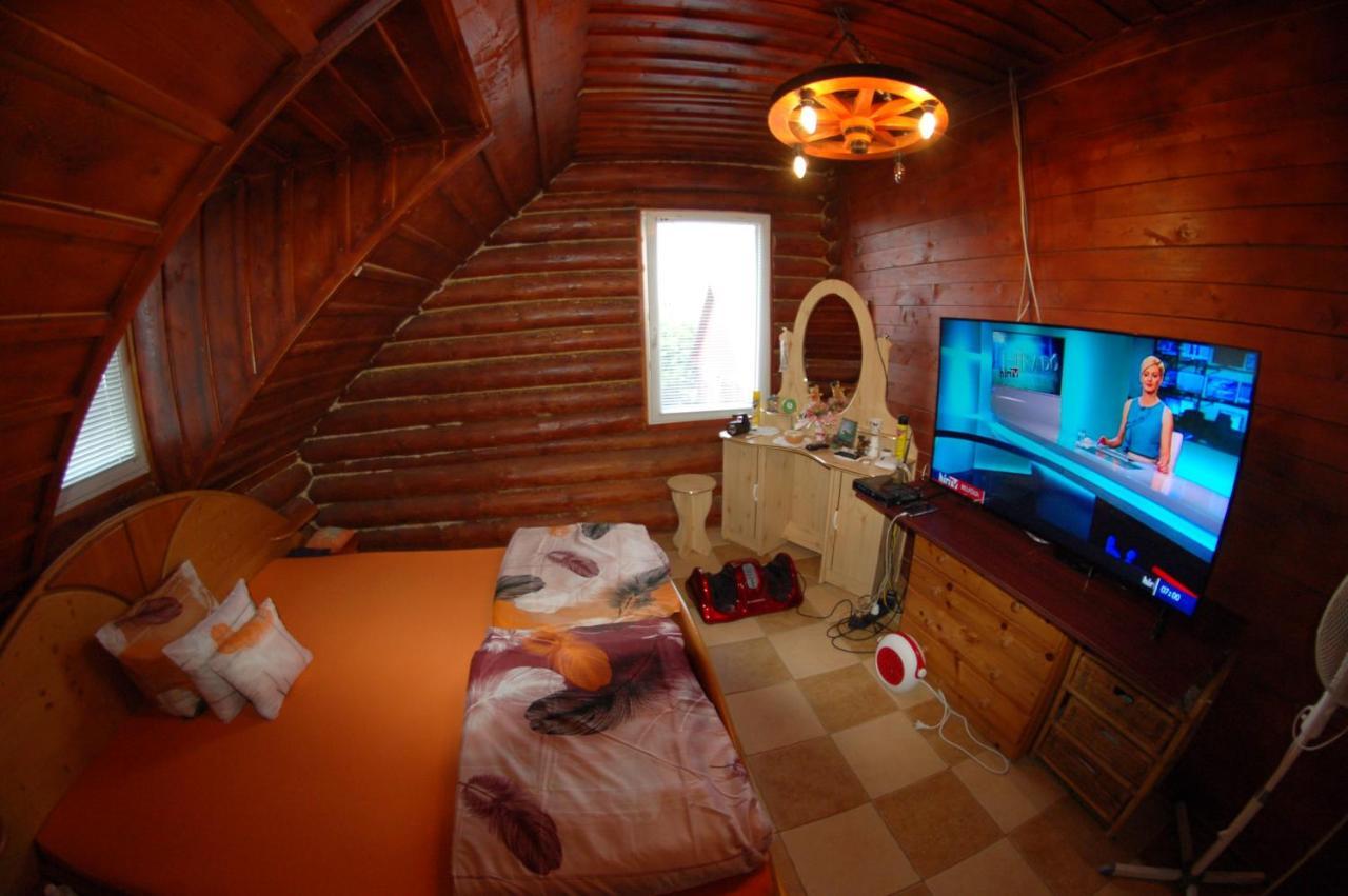 Bed and breakfast Roenk-Wellness Panzio Mezopeterd Extérieur photo