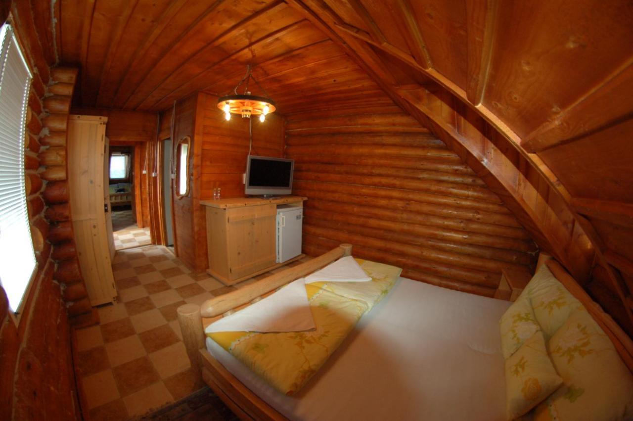 Bed and breakfast Roenk-Wellness Panzio Mezopeterd Extérieur photo